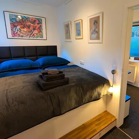 Apartman Traumwohnung In Der Galerie, Kunst, Garten, Pool Worpswede