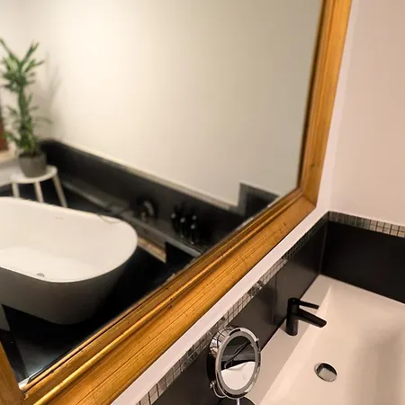 Apartman Traumwohnung In Der Galerie, Kunst, Garten, Pool
